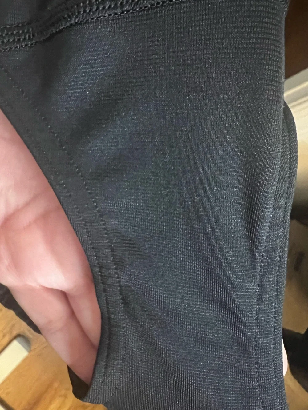 #110 Lululemon Hotty Hot Short Long 4” Black Size 4 EUC